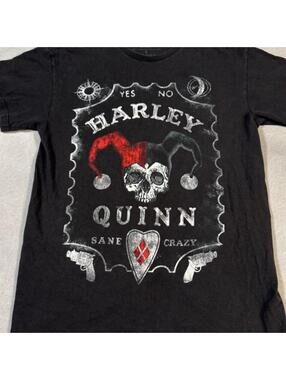 Harley Quinn Batman DC Comics Graphic T Shirt Small Goth Grunge Distressed Black